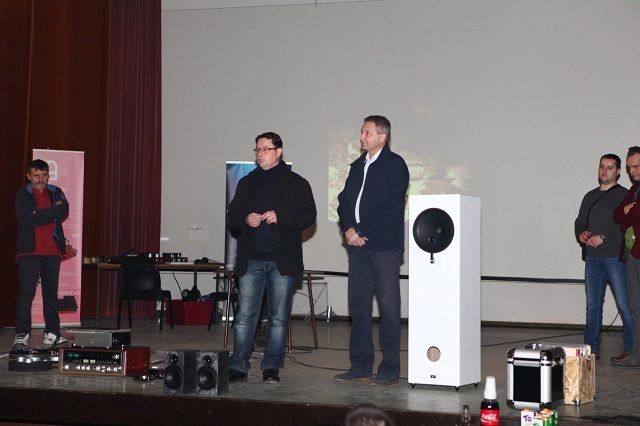 Odlična 5. HI-FI slušaonica