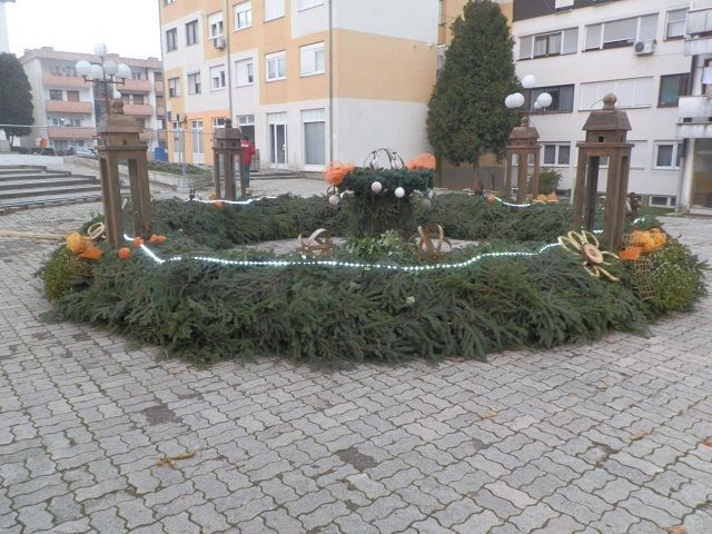 Zapaljena Druga adventska svijeća